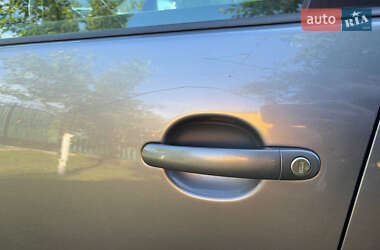 Хетчбек Volkswagen Golf 2006 в 