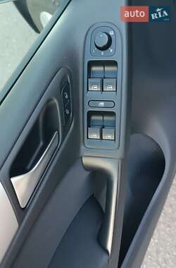 Хетчбек Volkswagen Golf 2010 в 