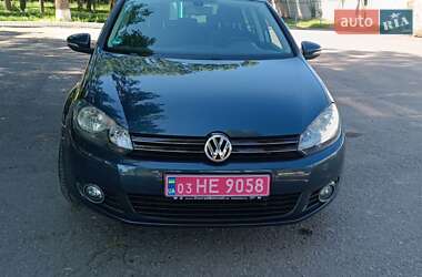 Хетчбек Volkswagen Golf 2010 в 