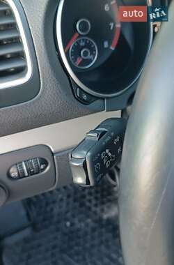 Хетчбек Volkswagen Golf 2010 в 