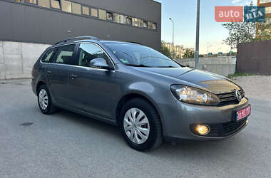 Универсал Volkswagen Golf 2010 в Киеве