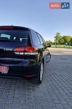 Хэтчбек Volkswagen Golf 2010 в 