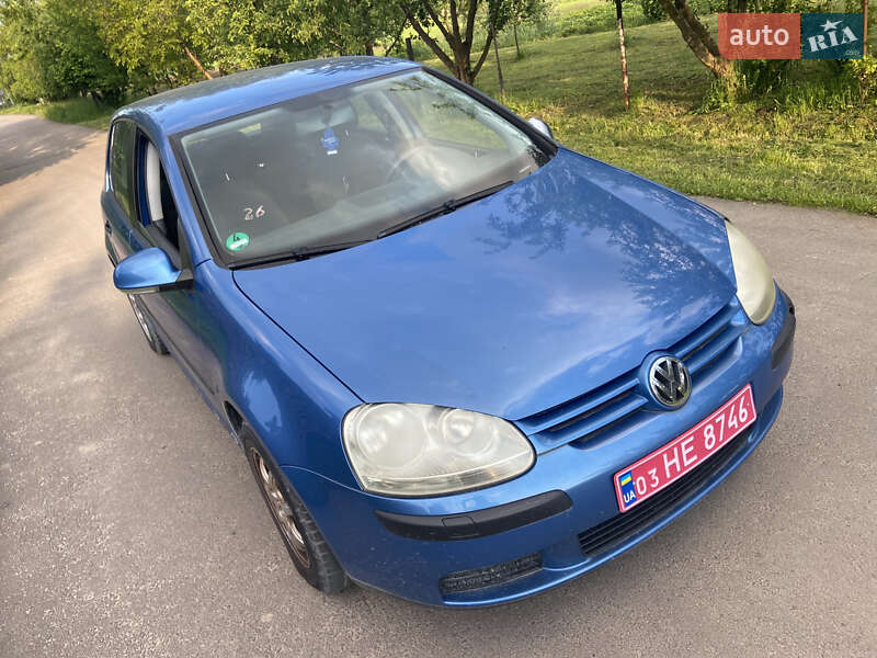 Хетчбек Volkswagen Golf 2005 в 