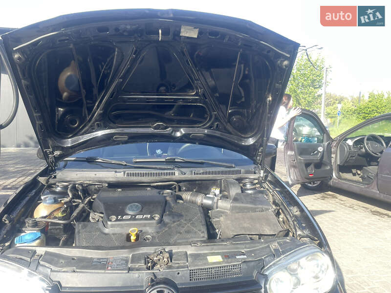 Хэтчбек Volkswagen Golf 1999 в Львове