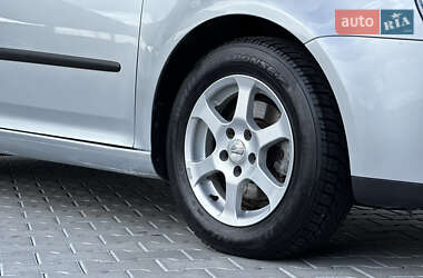 Хэтчбек Volkswagen Golf 2005 в 