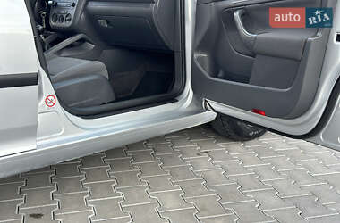 Хэтчбек Volkswagen Golf 2005 в 