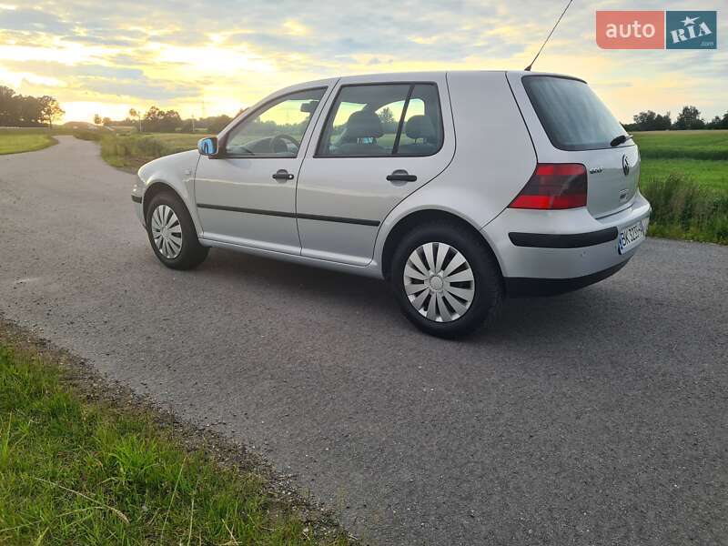 Хетчбек Volkswagen Golf 2000 в Львові