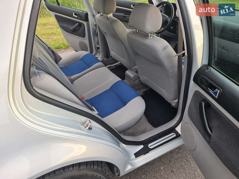 Хетчбек Volkswagen Golf 2000 в Львові