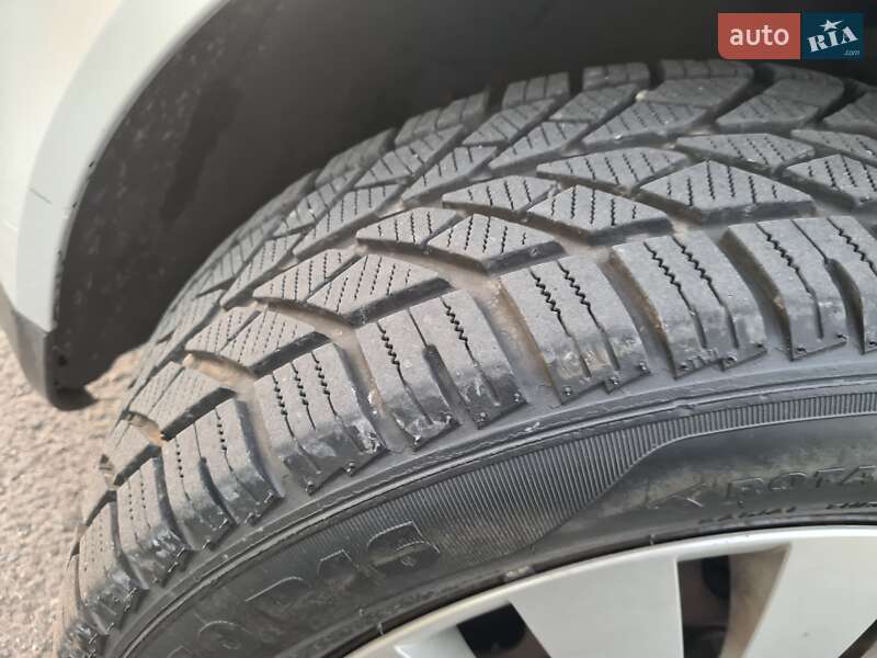 Хетчбек Volkswagen Golf 2000 в Львові