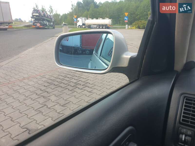 Хетчбек Volkswagen Golf 2000 в Львові