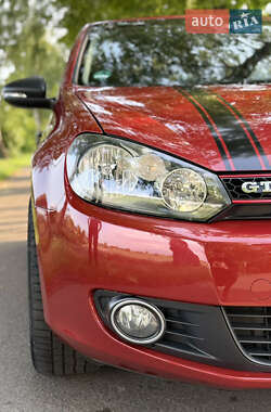 Хэтчбек Volkswagen Golf 2010 в 