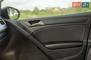 Хэтчбек Volkswagen Golf 2010 в 
