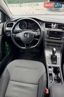 Універсал Volkswagen Golf 2014 в 
