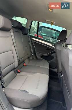 Універсал Volkswagen Golf 2014 в 