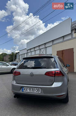 Хетчбек Volkswagen Golf 2013 в 