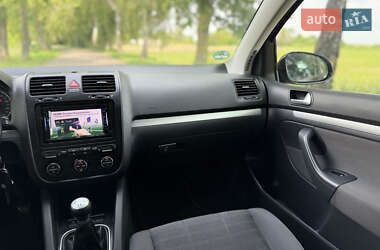 Хэтчбек Volkswagen Golf 2007 в 