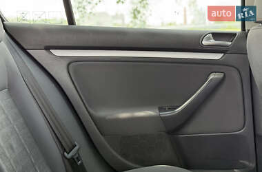 Хэтчбек Volkswagen Golf 2007 в 