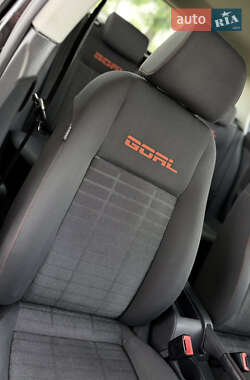 Хэтчбек Volkswagen Golf 2007 в 