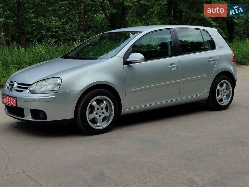 Хетчбек Volkswagen Golf 2006 в Жовтих Водах