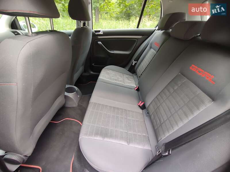 Хетчбек Volkswagen Golf 2006 в Жовтих Водах