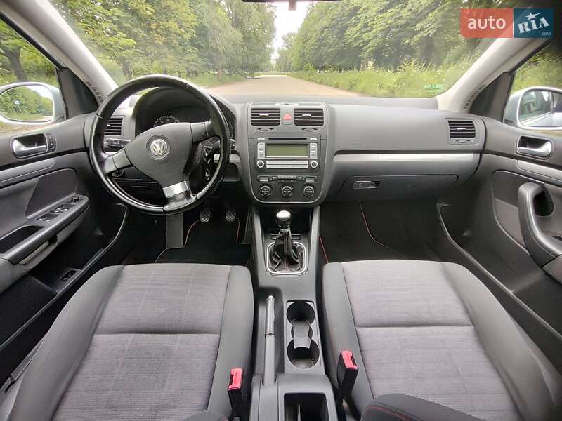 Хетчбек Volkswagen Golf 2006 в Жовтих Водах