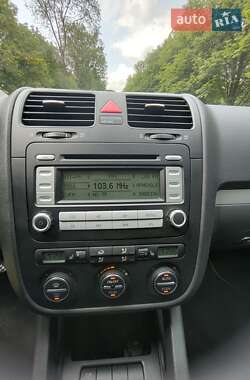 Хетчбек Volkswagen Golf 2006 в 