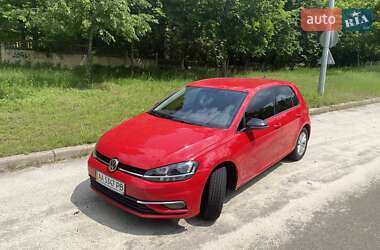 Хэтчбек Volkswagen Golf 2018 в Киеве