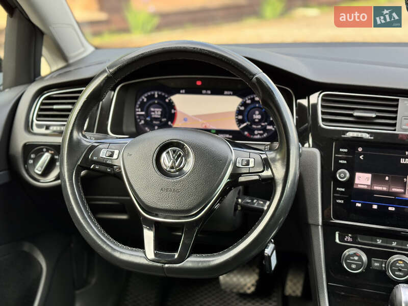 Универсал Volkswagen Golf 2017 в 