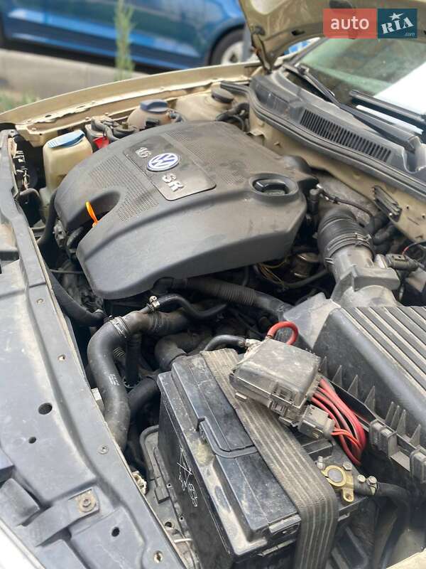 Хэтчбек Volkswagen Golf 2002 в Белой Церкви