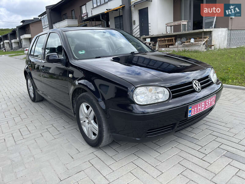 Volkswagen Golf 2000