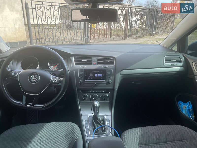 Хетчбек Volkswagen Golf 2013 в Дніпрі