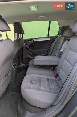 Хетчбек Volkswagen Golf 2010 в 