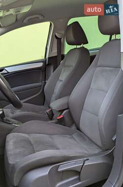 Хетчбек Volkswagen Golf 2010 в 