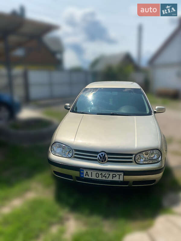 Хэтчбек Volkswagen Golf 2002 в Белой Церкви