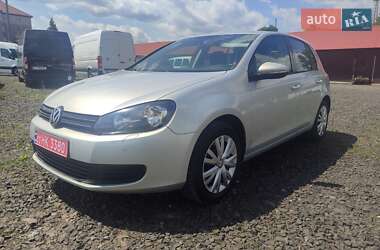 Хэтчбек Volkswagen Golf 2010 в Луцке