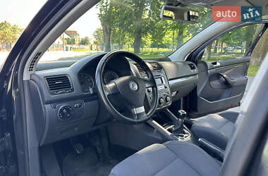Хэтчбек Volkswagen Golf 2008 в 