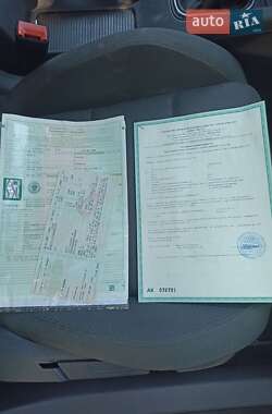 Хэтчбек Volkswagen Golf 2005 в 