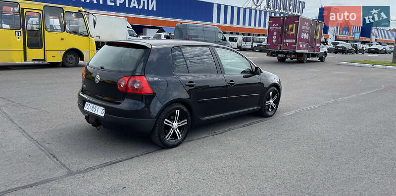 Хетчбек Volkswagen Golf 2005 в Луцьку