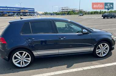 Хэтчбек Volkswagen Golf 2014 в 