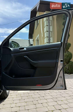 Универсал Volkswagen Golf 2011 в 