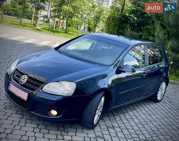 Хэтчбек Volkswagen Golf 2006 в 