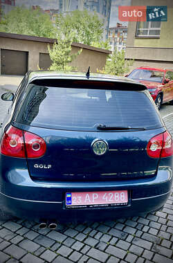 Хэтчбек Volkswagen Golf 2006 в 