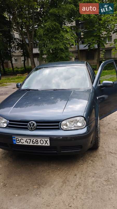 Хетчбек Volkswagen Golf 2003 в Львові