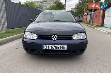Хэтчбек Volkswagen Golf 1999 в 