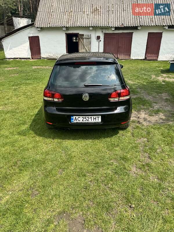 Хэтчбек Volkswagen Golf 2010 в Турийске
