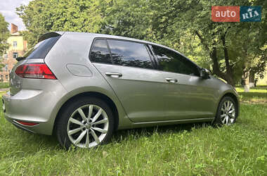 Хэтчбек Volkswagen Golf 2014 в 