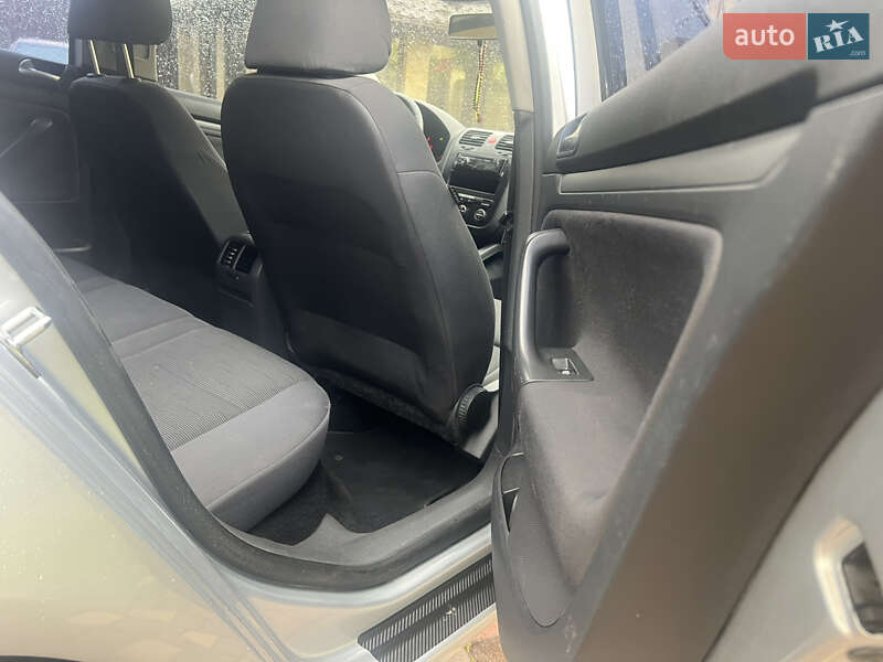 Хетчбек Volkswagen Golf 2009 в Львові