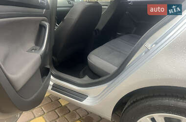 Хэтчбек Volkswagen Golf 2009 в 