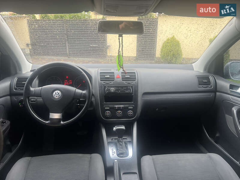 Хетчбек Volkswagen Golf 2009 в Львові