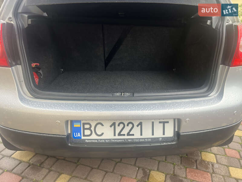 Хетчбек Volkswagen Golf 2009 в Львові